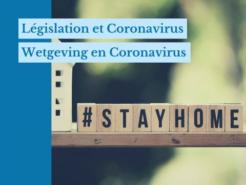 Maison en bois décorative avec les lettres "stay home"