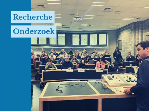 Conferentiezaal van het event rond de kosten van dakloosheid